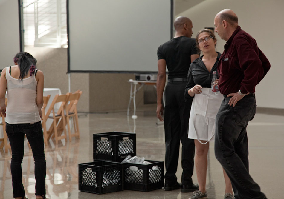 IMG_0405_CropCratesOnRight